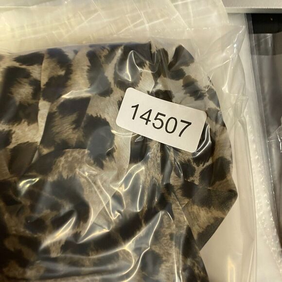 Maurices Blouse Women M Medium White Animal Print Round Neck 3/4 Sleeve Casual - Picture 9 of 9